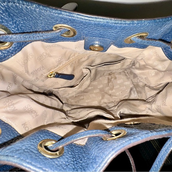 Michael Kors Jules Navy Leather Hobo Bag - Picture 8 of 9